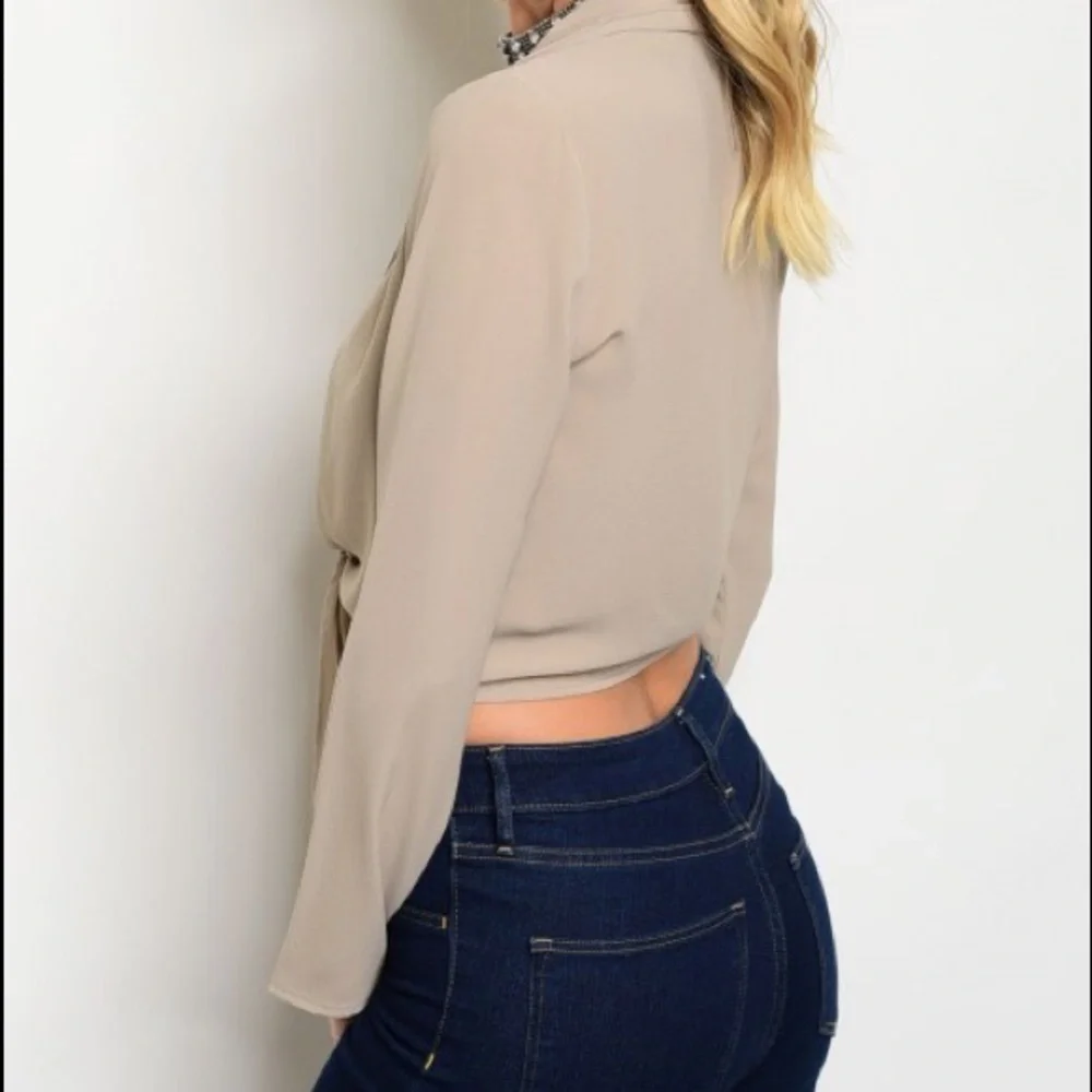 TAUPE TIE FRONT TOP - Picture 3 of 3